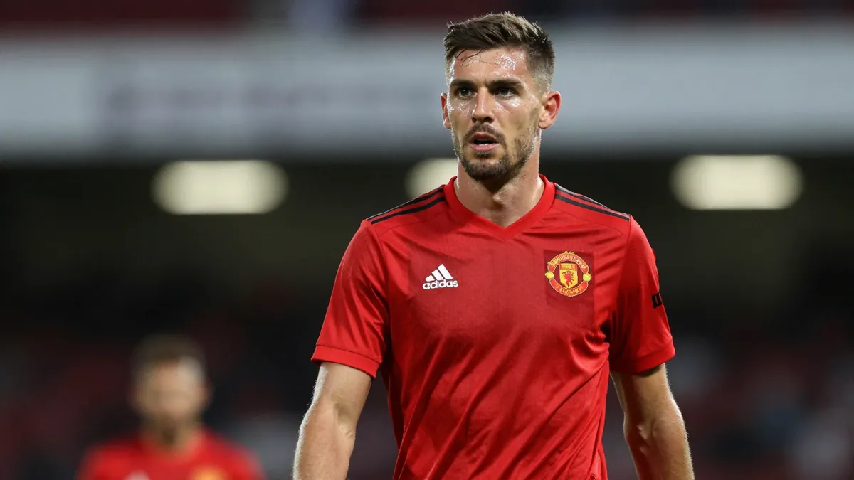 Aberdeen FC clinches Connor Ronan signing as midfield boost