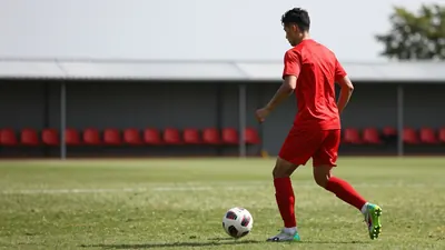 Aberdeen FC confirm the signing of French winger Hicham Mahou, their 15th summer signing, on a contract with an option...