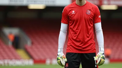 Aberdeen FC receive a six-figure bid for goalkeeper Dimitar Mitov from 2