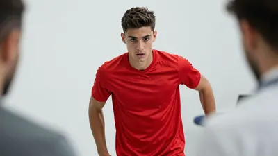 Aberdeen FC striker Kevin Kelsy has completed his medical ahead of a proposed £9m move from Portland Timbers, according...