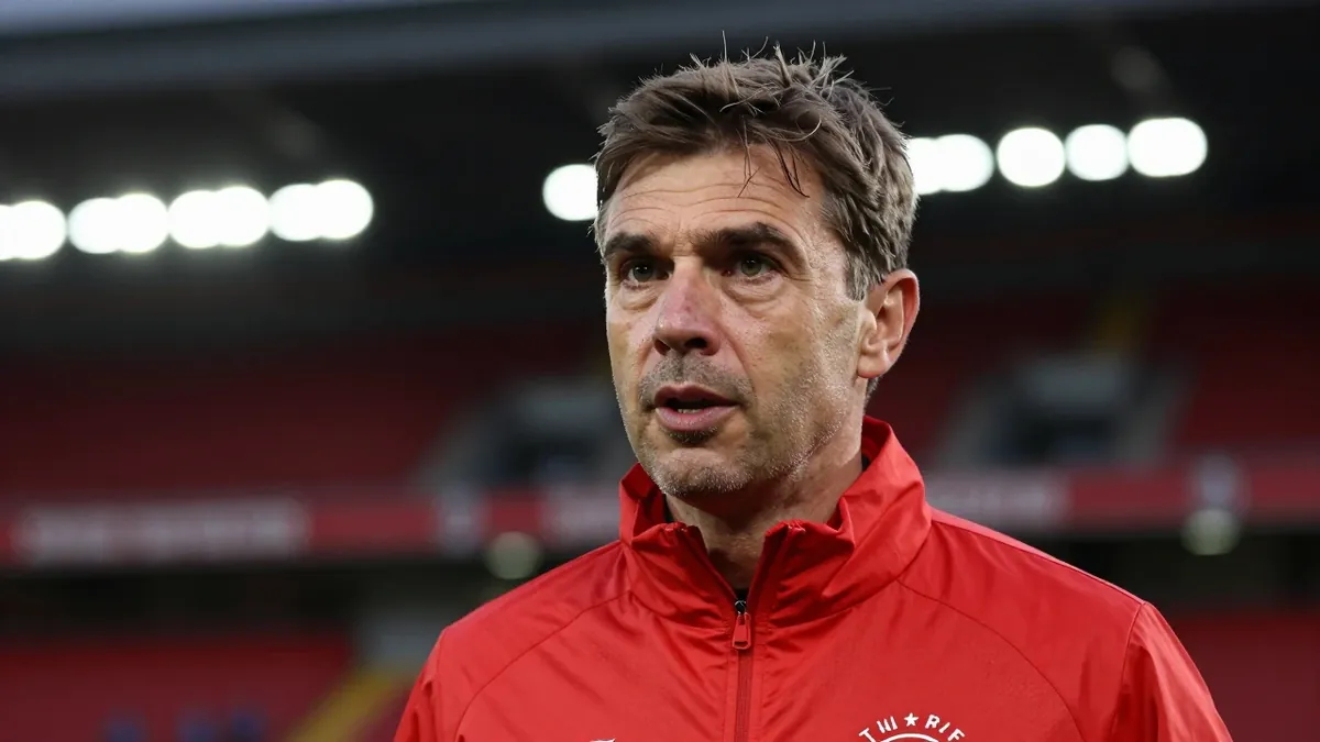 Aberdeen FC manager Stephen Robinson provides a transfer update and assesses new signing Daniel Klein, as ex-manager...