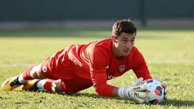 Aberdeen FC are winless in four Premiership games and have signed goalkeeper Daniel Klein, as manager Stephen Robinson...